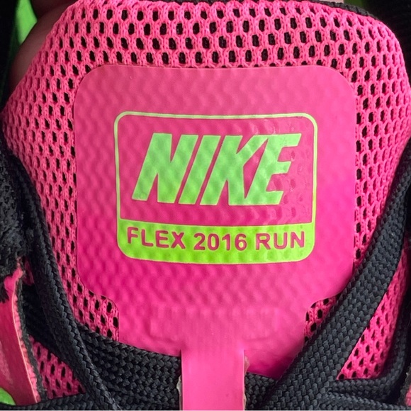 Nike Women's Flex 2016 Run
Running Athletic Shoes Pink/Black/Green - Picture 6 of 8